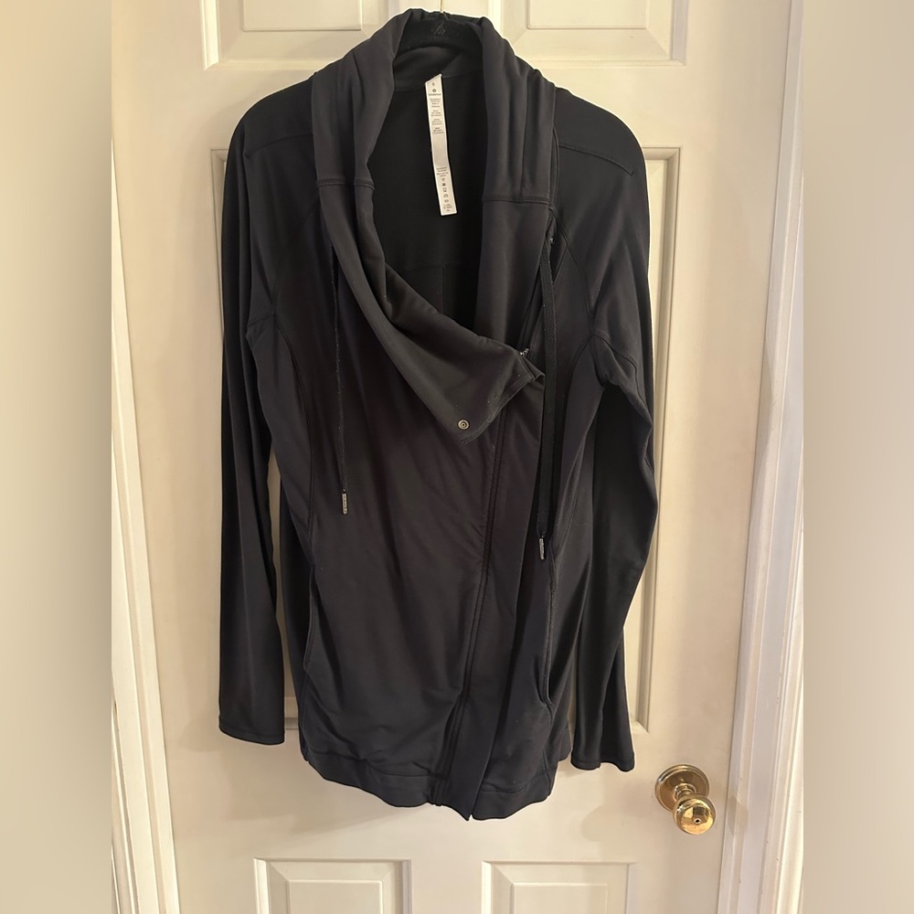 Lululemon asymmetrical jacket! Size 6!